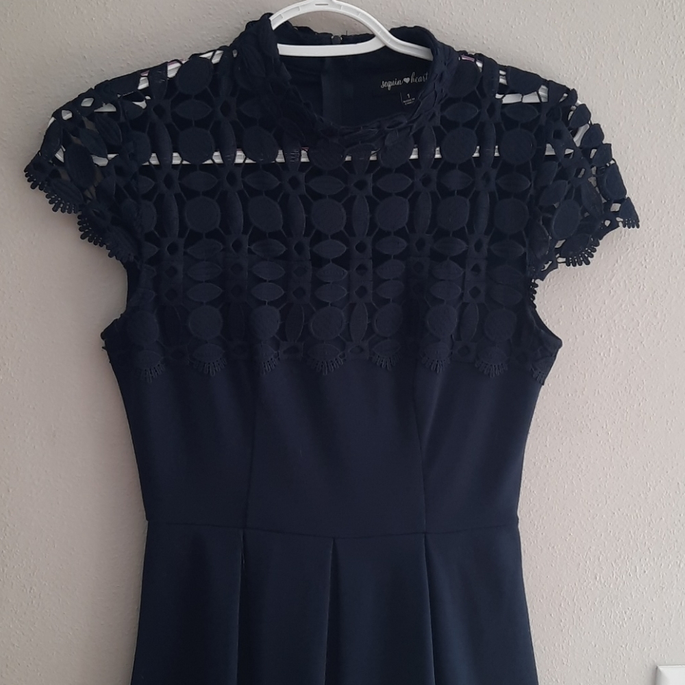 Sequin Hearts Crocheted dress - Picture 2 of 7